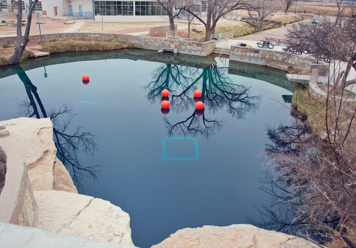 mysteries-of-new-mexicos-blue-hole