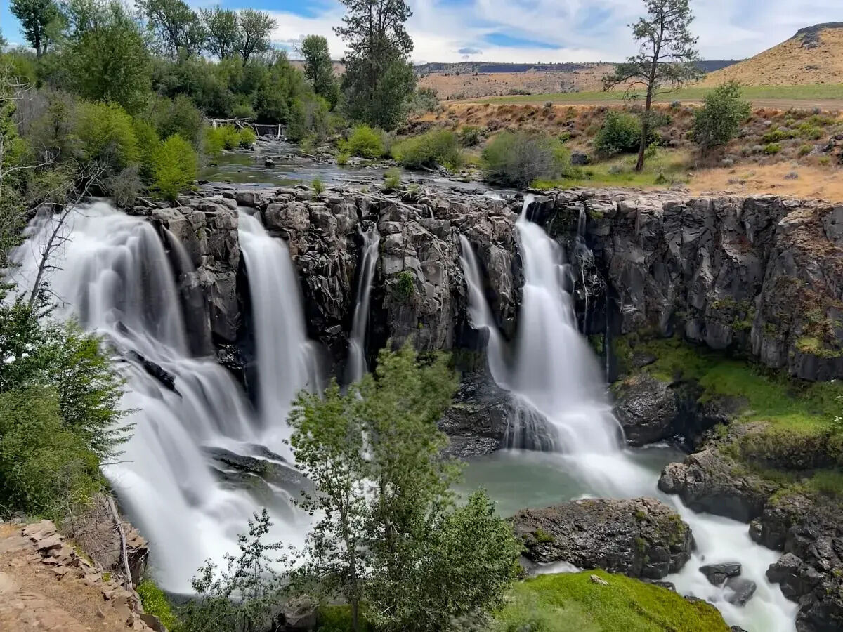 mysteries-of-oregons-white-river-falls
