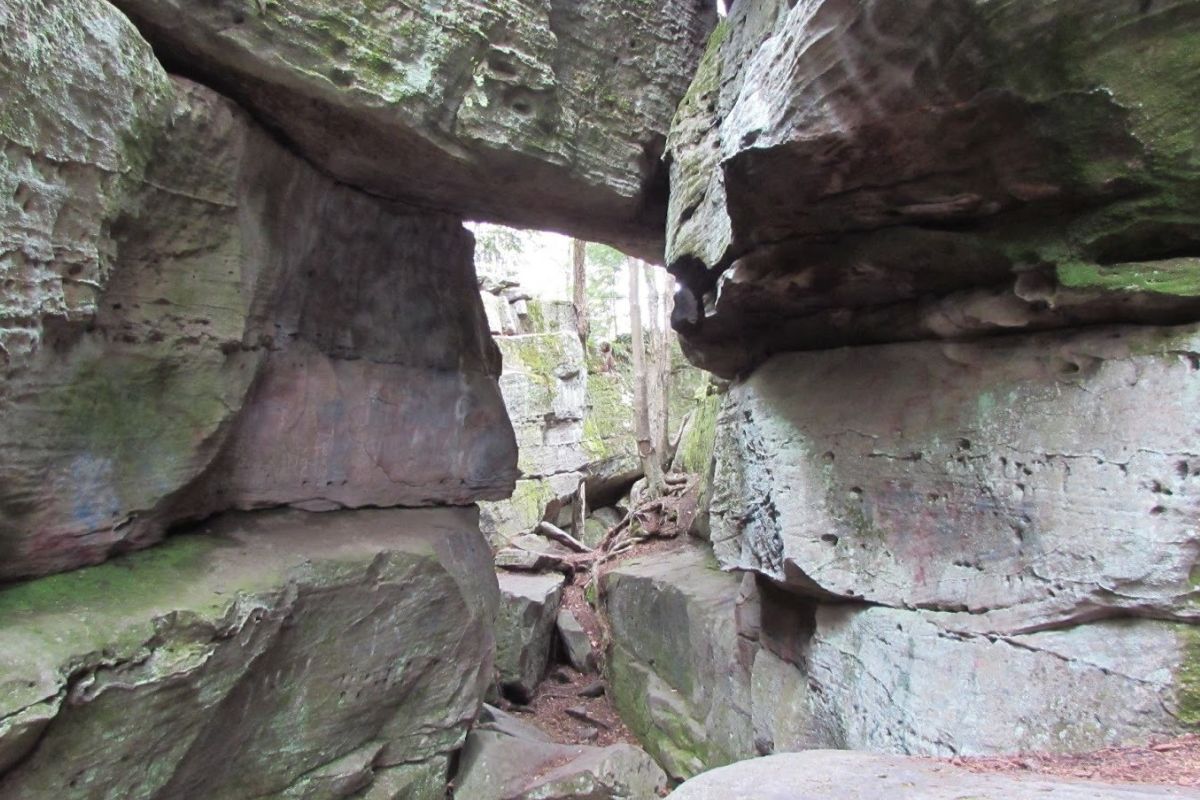 mysteries-of-pennsylvanias-bilger-rocks