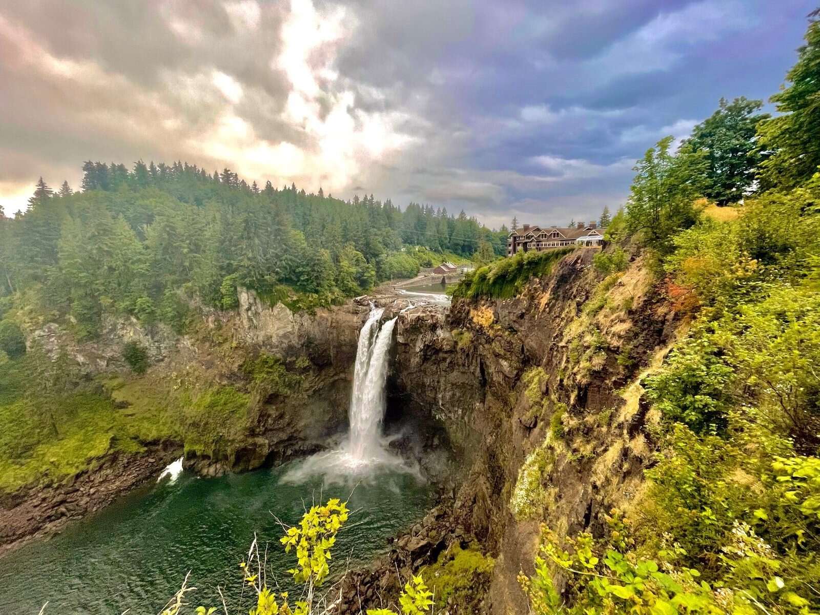 mysteries-of-washingtons-snoqualmie-falls