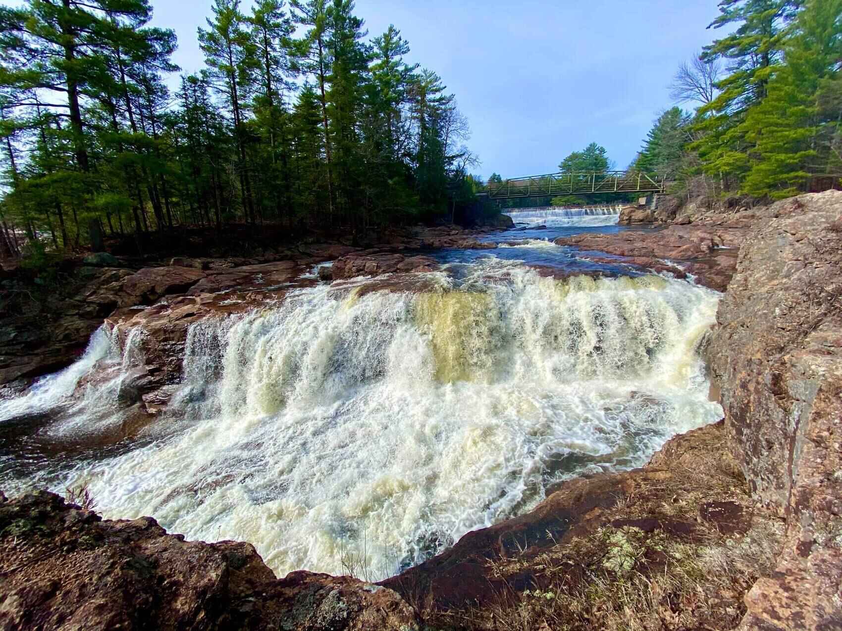 mysteries-surrounding-new-yorks-whispering-falls