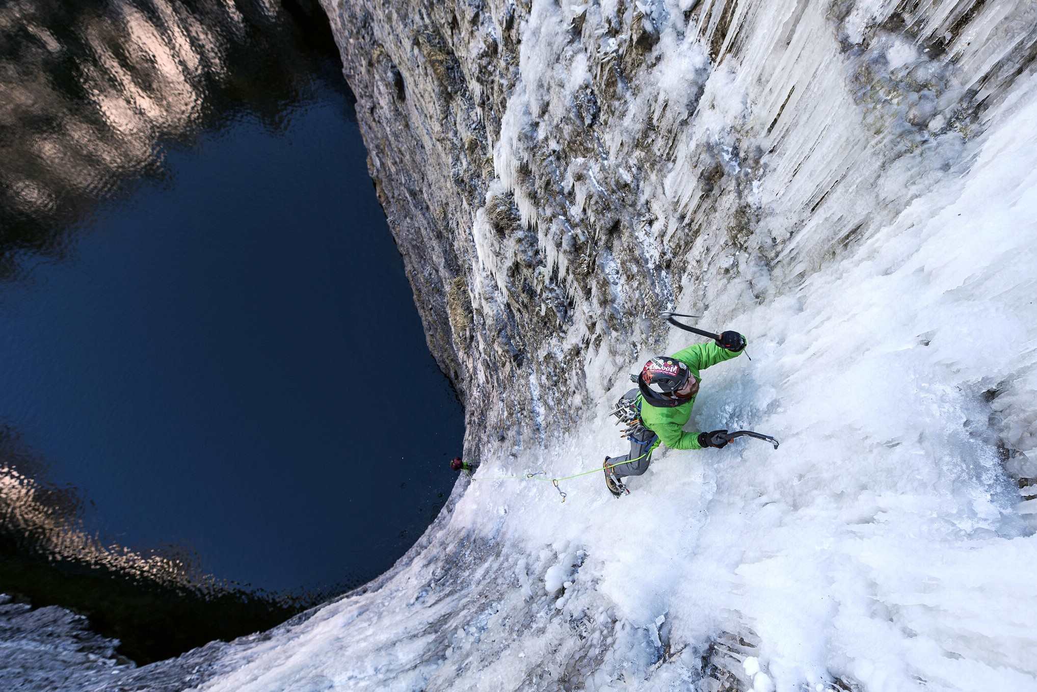 mystery-springs-beneath-kentuckys-ice-mountain
