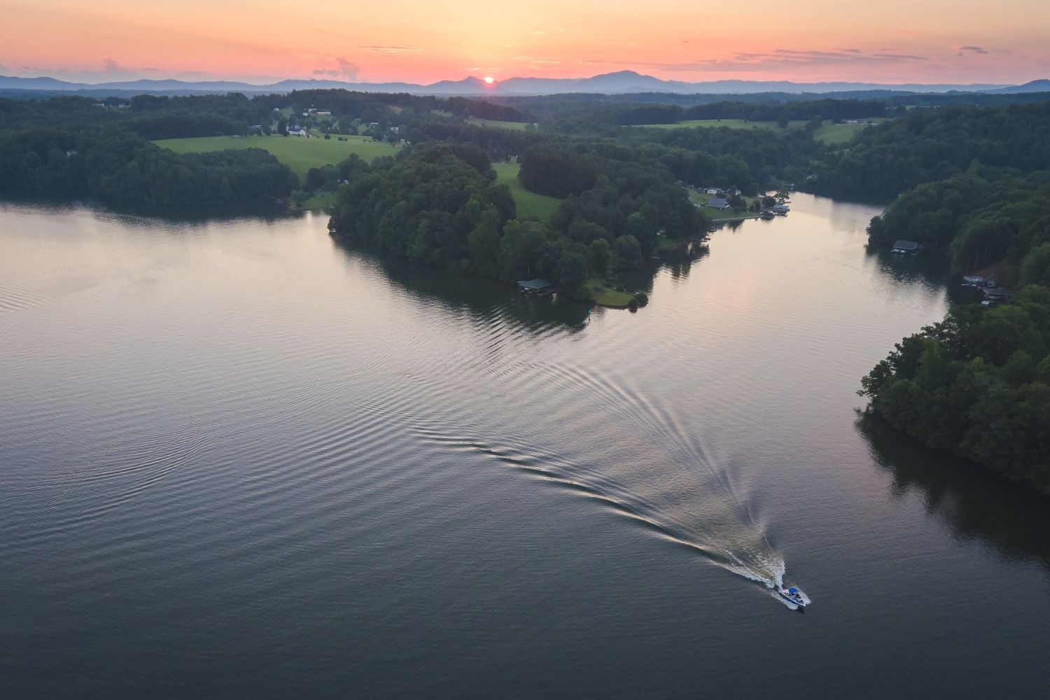 Secret-Lakes-In-Virginia8217s-Blue-Ridge secret-lakes-in-virginias-blue-ridge