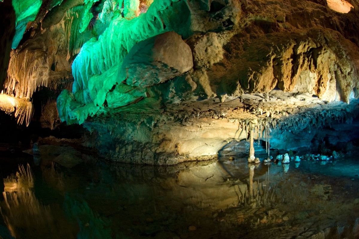 secret-trails-inside-tennessees-summer-cave