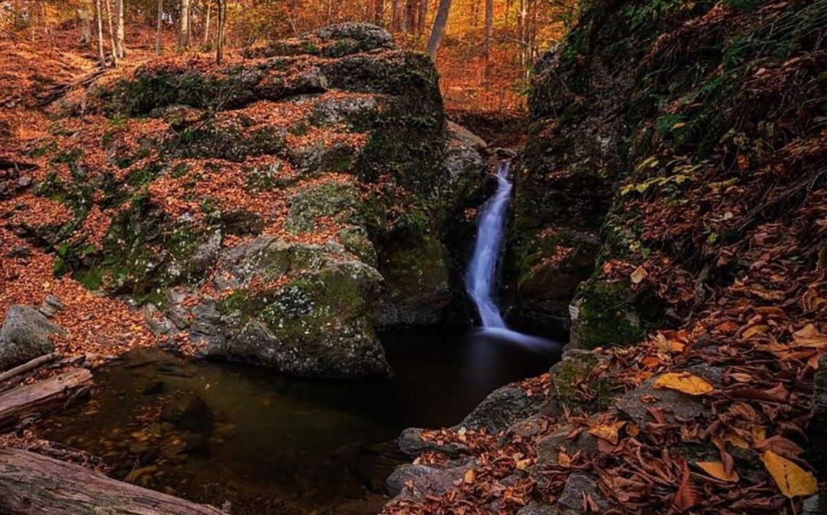 Secret-Trails-Of-Connecticut8217s-Indian-Well secret-trails-of-connecticuts-indian-well