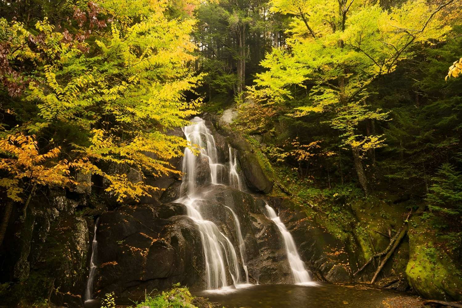 secrets-behind-vermonts-moss-glen-falls