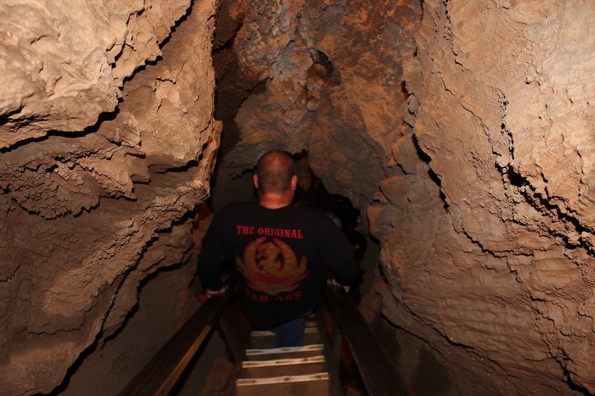 secrets-beneath-californias-moaning-cave