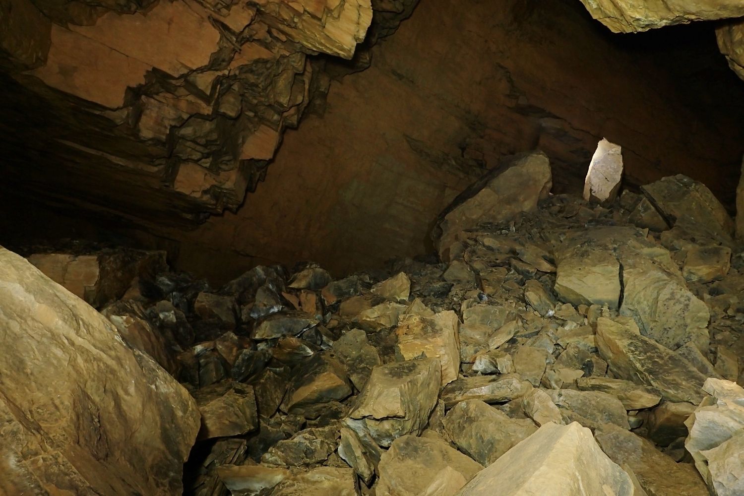 secrets-beneath-georgias-pettijohn-cave