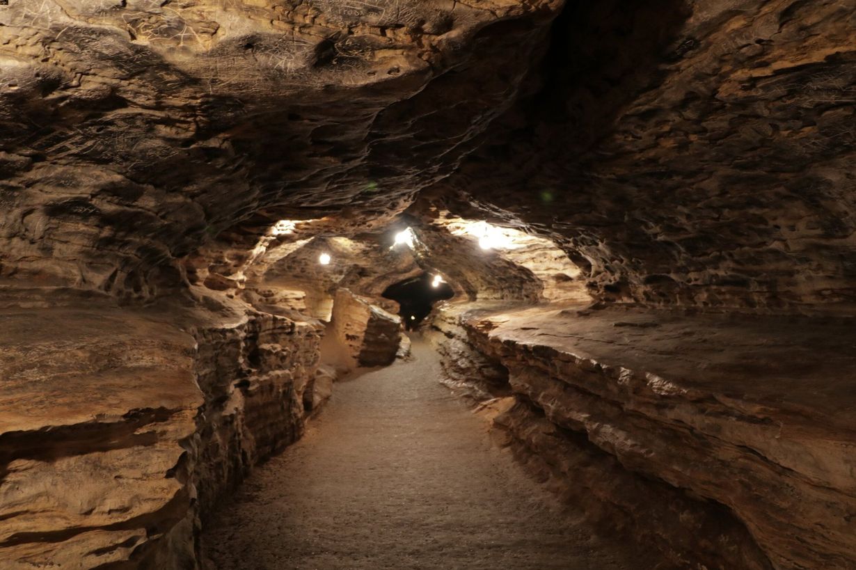 secrets-beneath-missouris-mark-twain-cave
