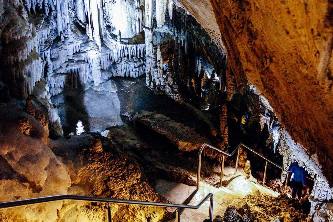 secrets-beneath-montanas-morrison-cave