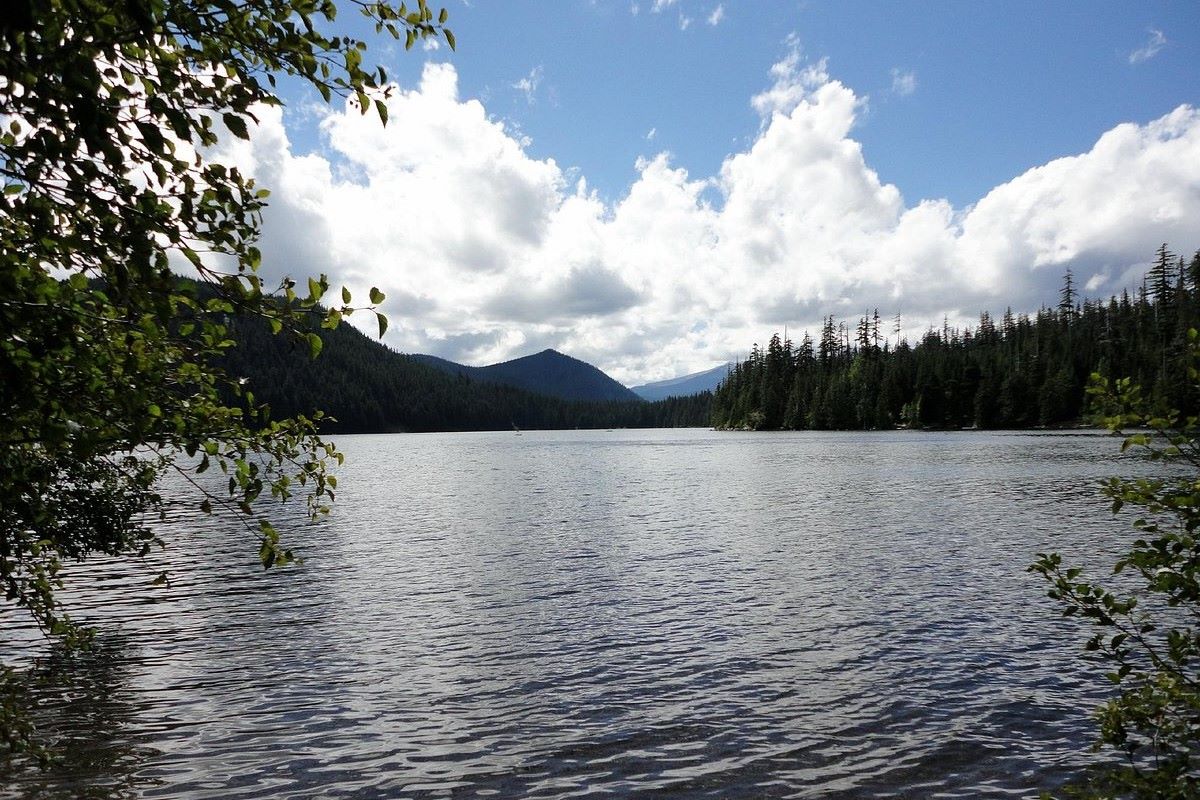 Secrets-Beneath-Oregon8217s-Lost-Lake-Paths secrets-beneath-oregons-lost-lake-paths