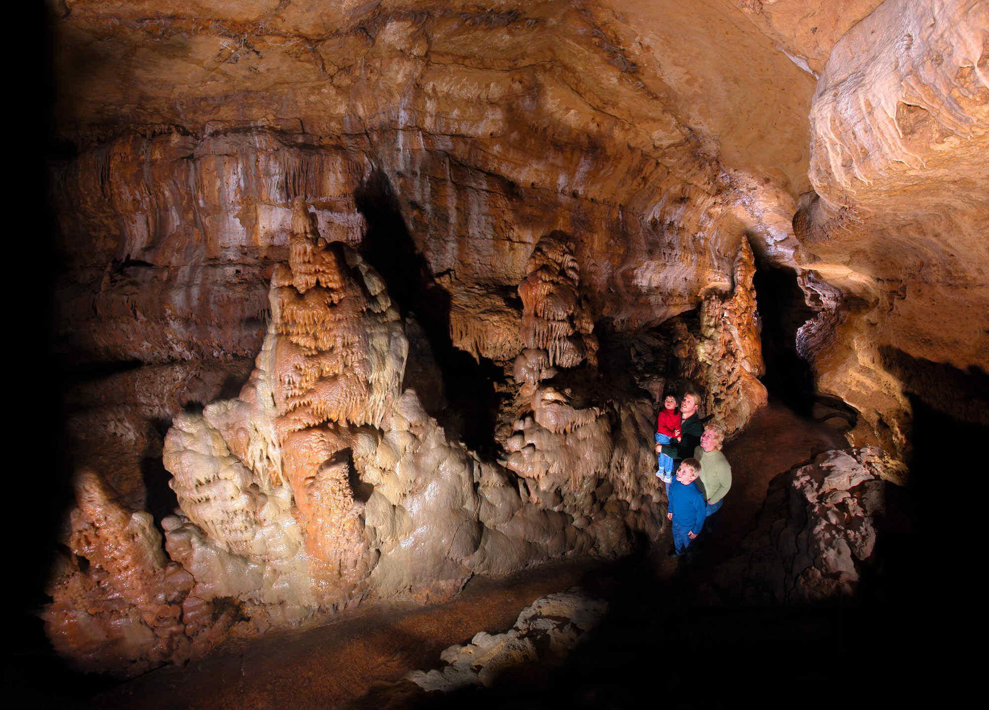 Secrets-Beneath-Wisconsin8217s-Eagle-Cave secrets-beneath-wisconsins-eagle-cave