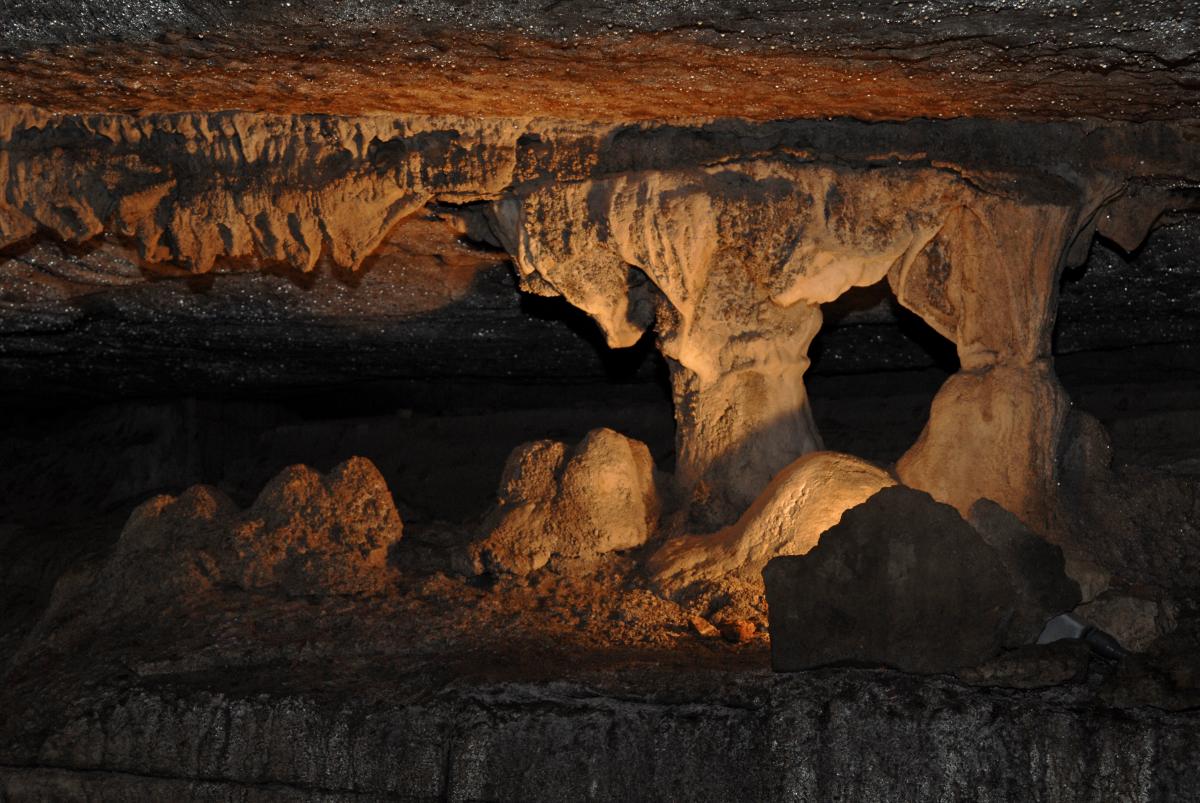 secrets-hidden-in-arkansas-war-eagle-cave