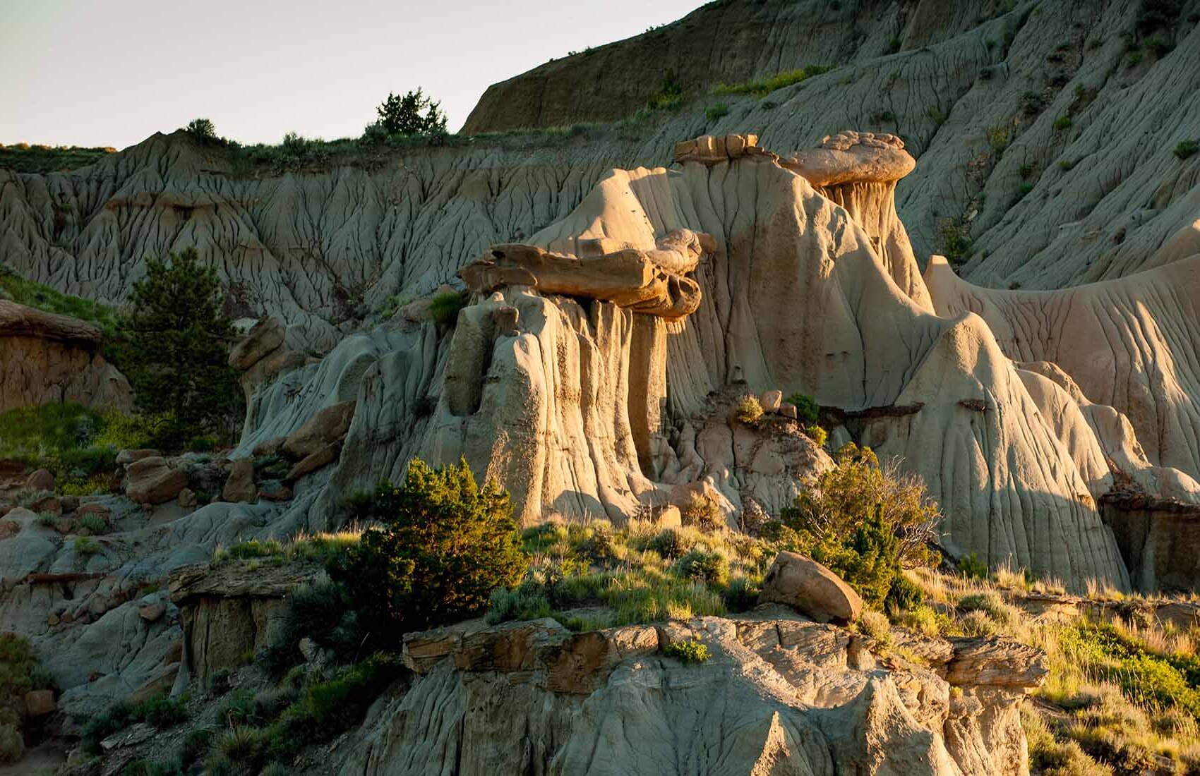 Secrets-Hidden-In-Montana8217s-Makoshika-Cliffs secrets-hidden-in-montanas-makoshika-cliffs