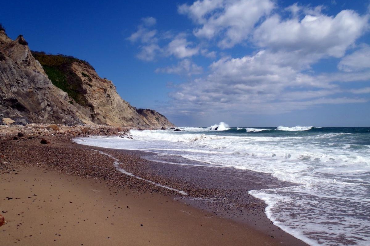 secrets-hidden-in-rhode-islands-black-rock