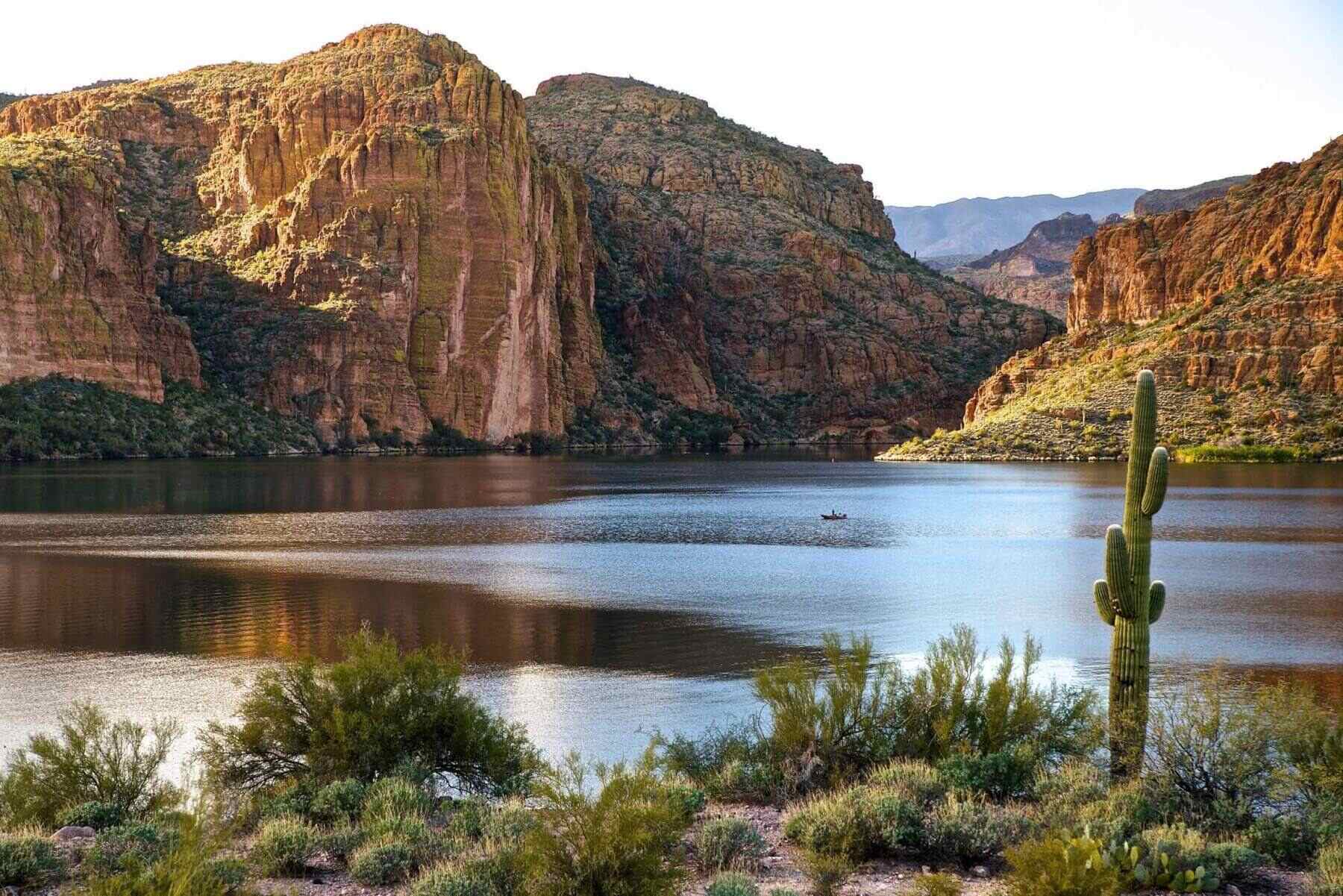 secrets-of-arizonas-canyon-lake