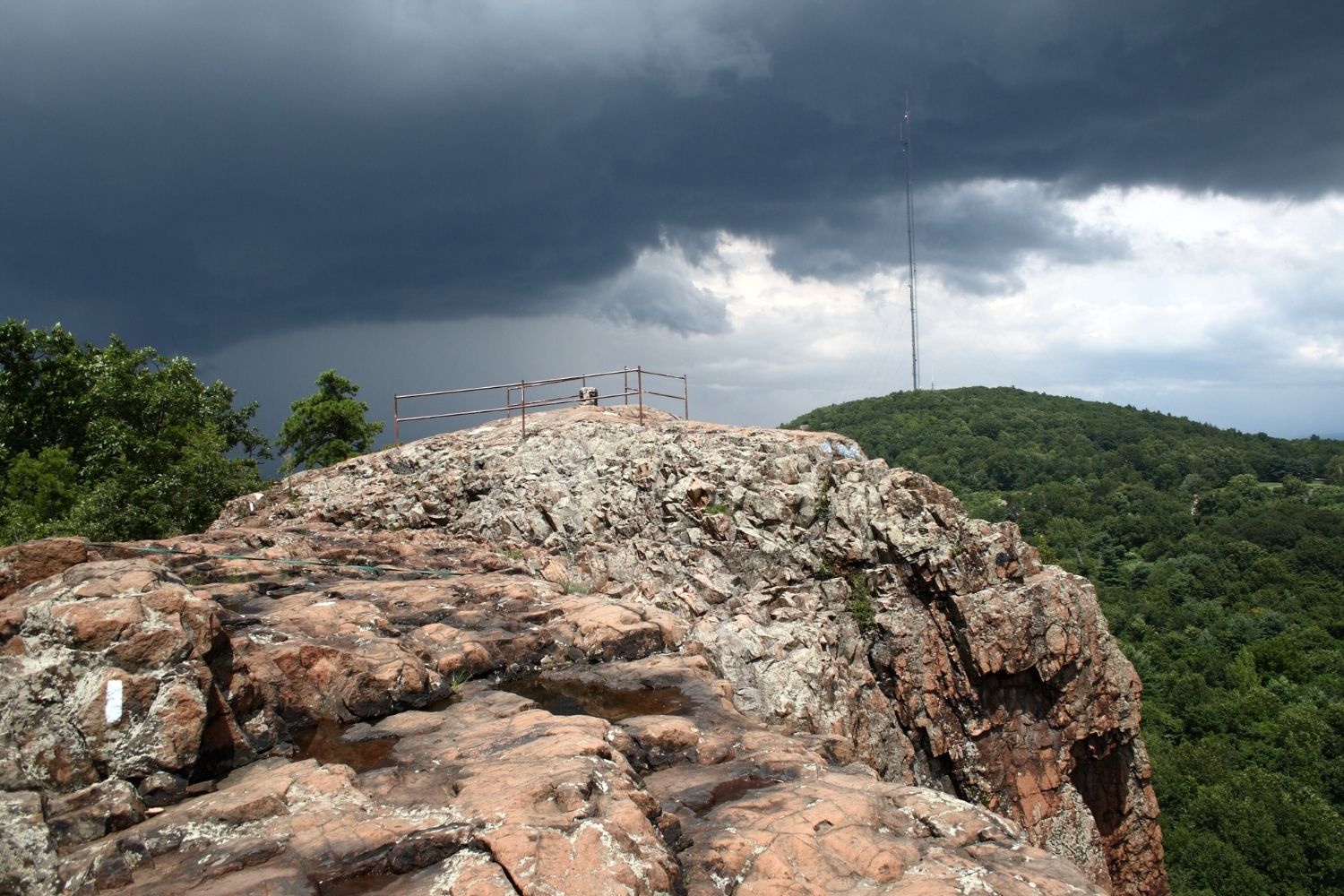 secrets-of-connecticuts-dragon-rock