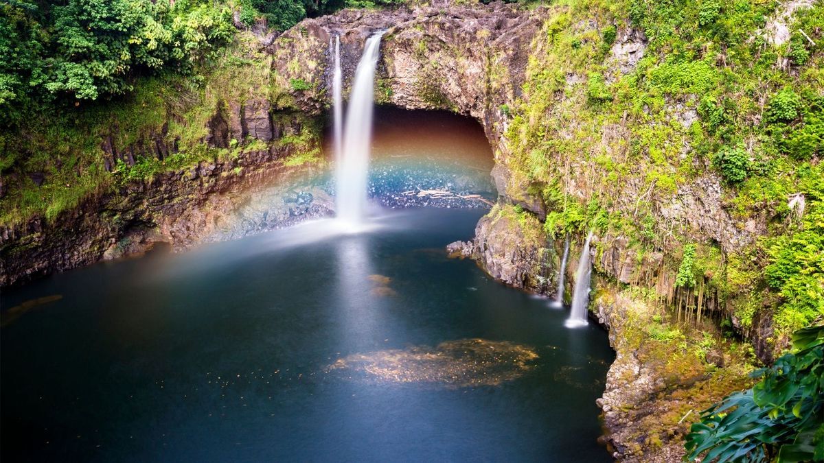 secrets-of-hawaiis-rainbow-falls