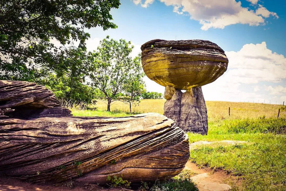 secrets-of-kansas-mushroom-rocks