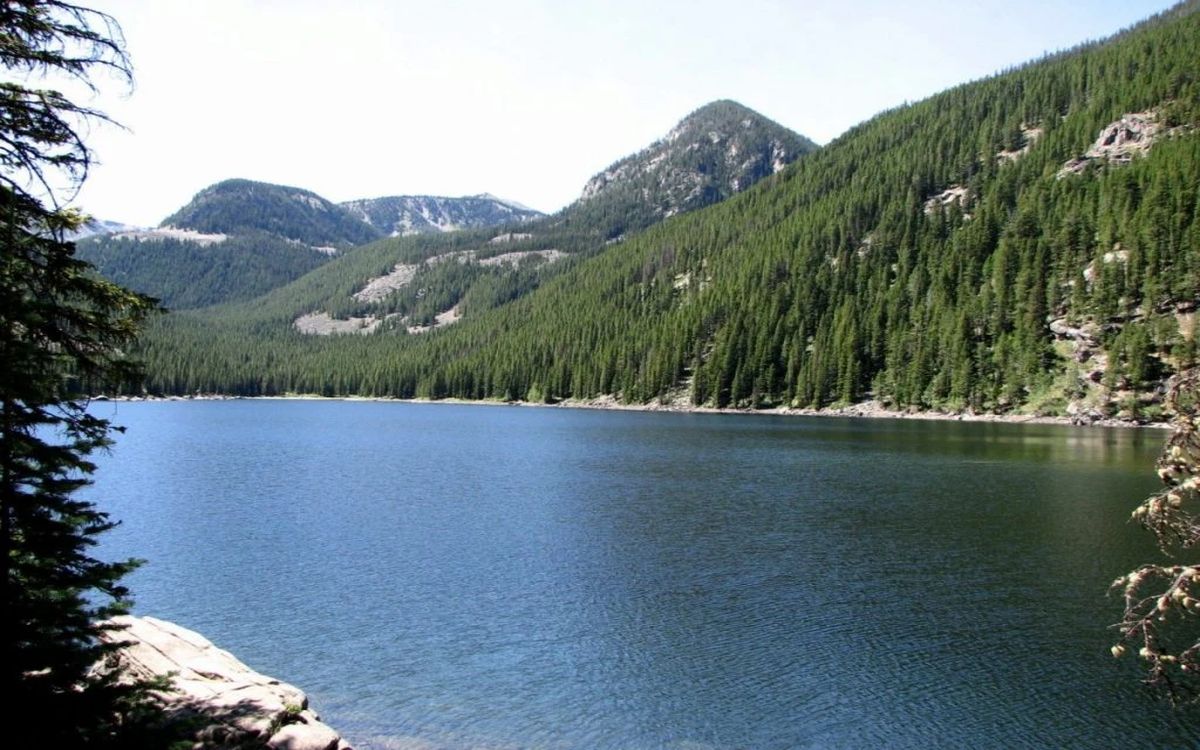secrets-of-montanas-crystal-lake-trails