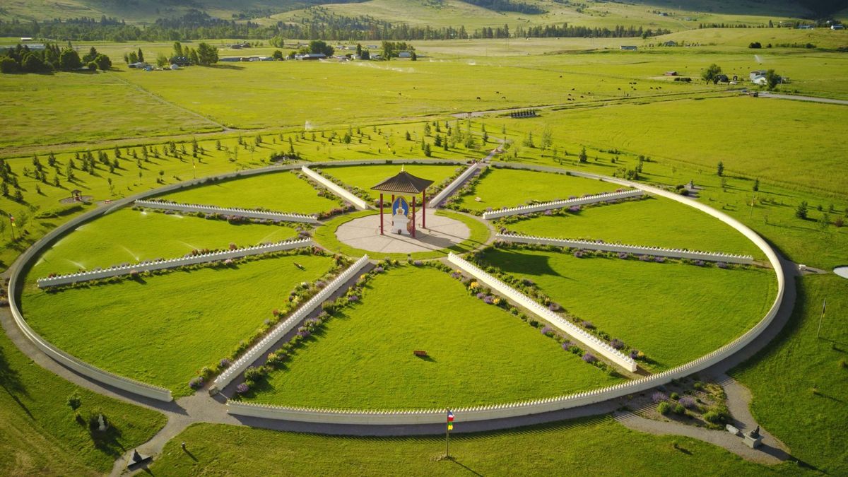 secrets-of-montanas-garden-of-one-thousand-buddhas