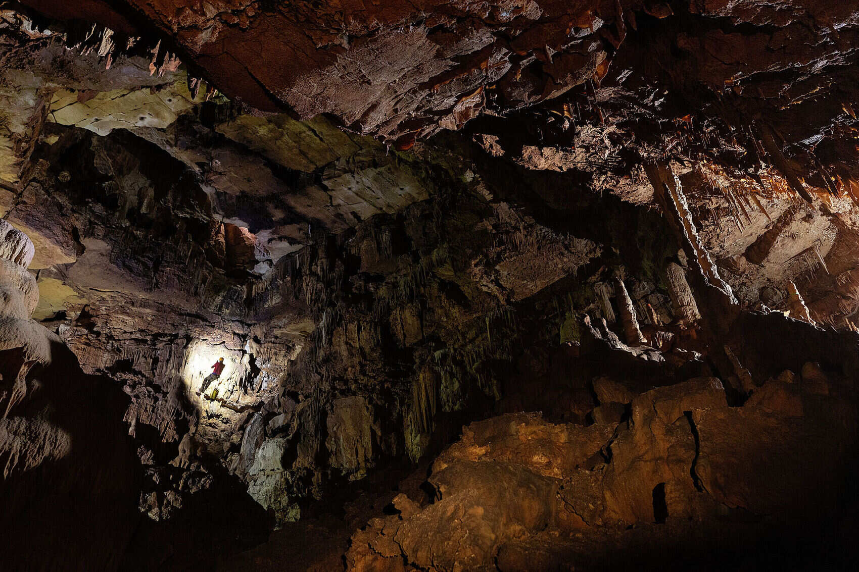 Secrets-Of-Rhode-Island8217s-Queen8217s-Cave secrets-of-rhode-islands-queens-cave