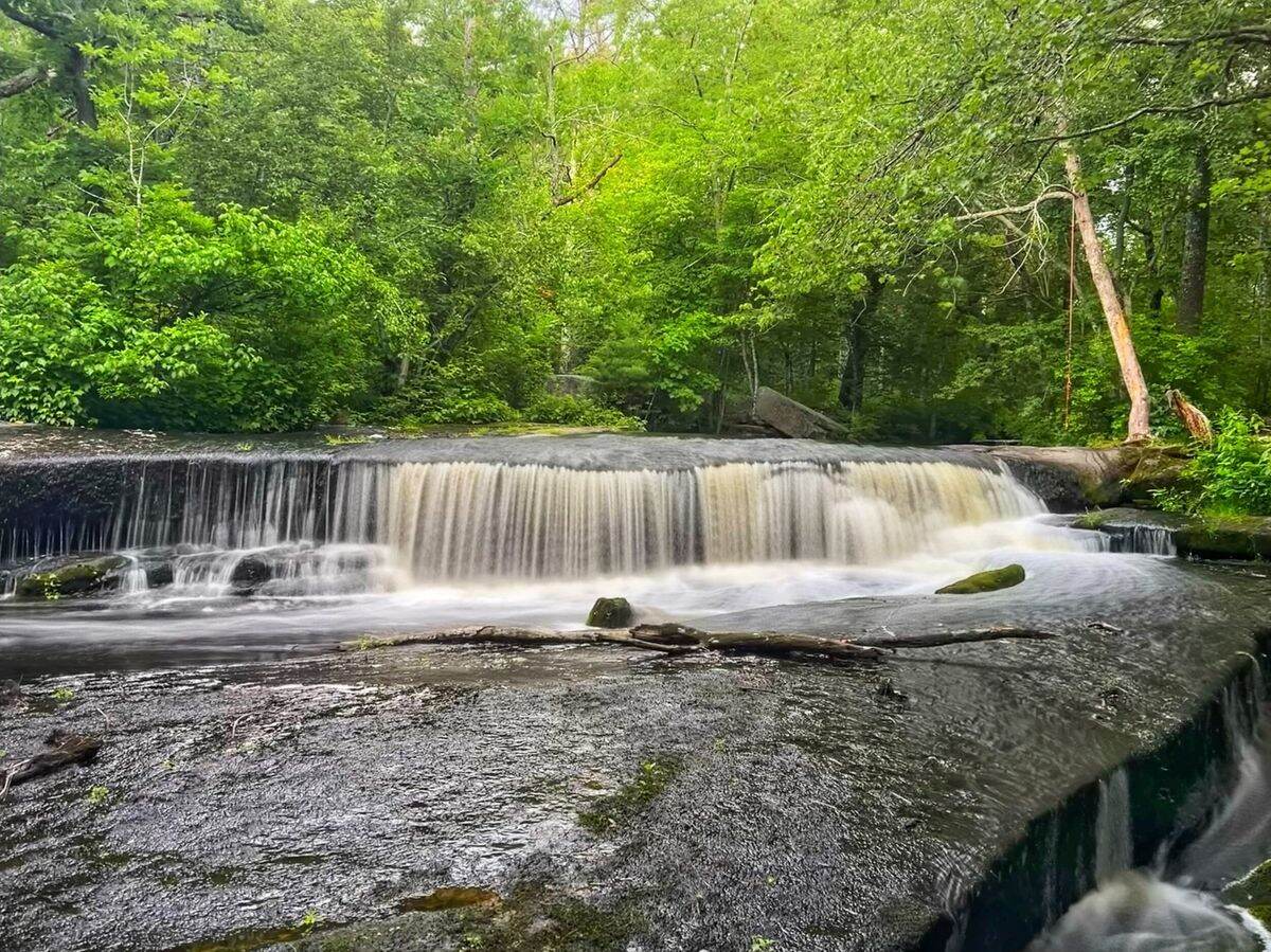 secrets-of-rhode-islands-stepstone-falls