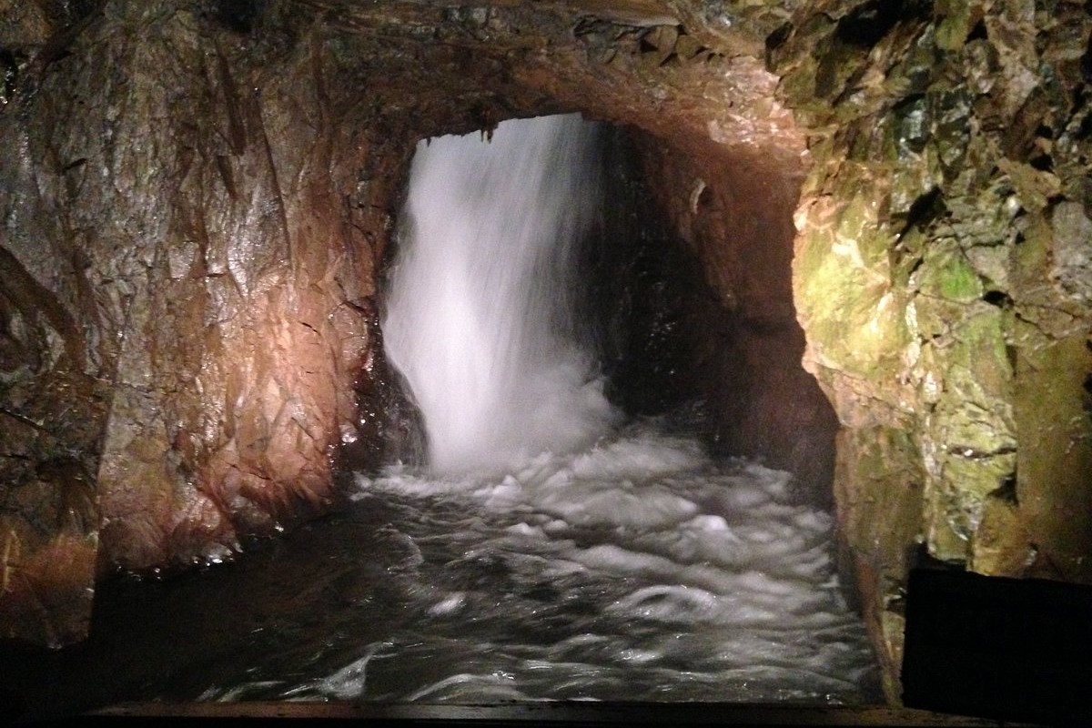 Secrets-Of-South-Dakota8217s-Thunder-Cave secrets-of-south-dakotas-thunder-cave