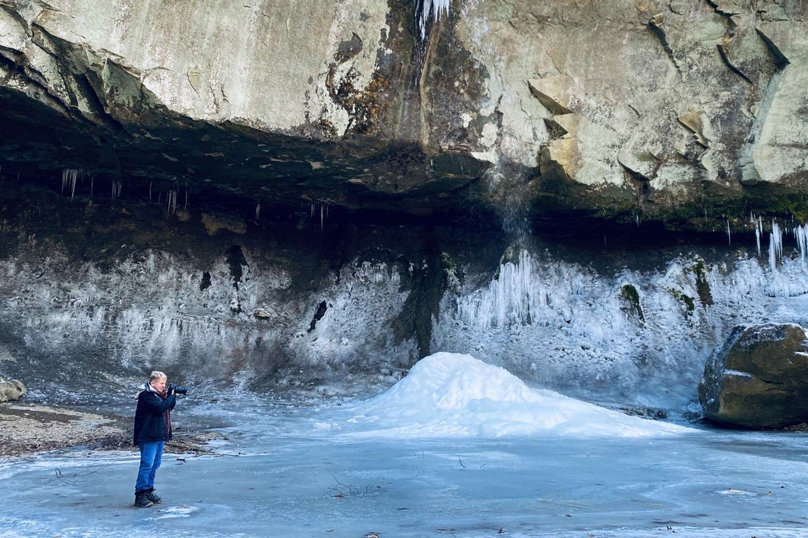 hidden-bluffs-of-indianas-williamsport-falls