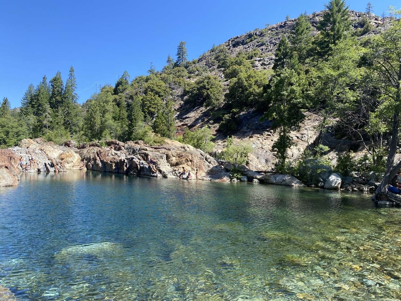 hidden-crystal-pools-in-nevadas-valley