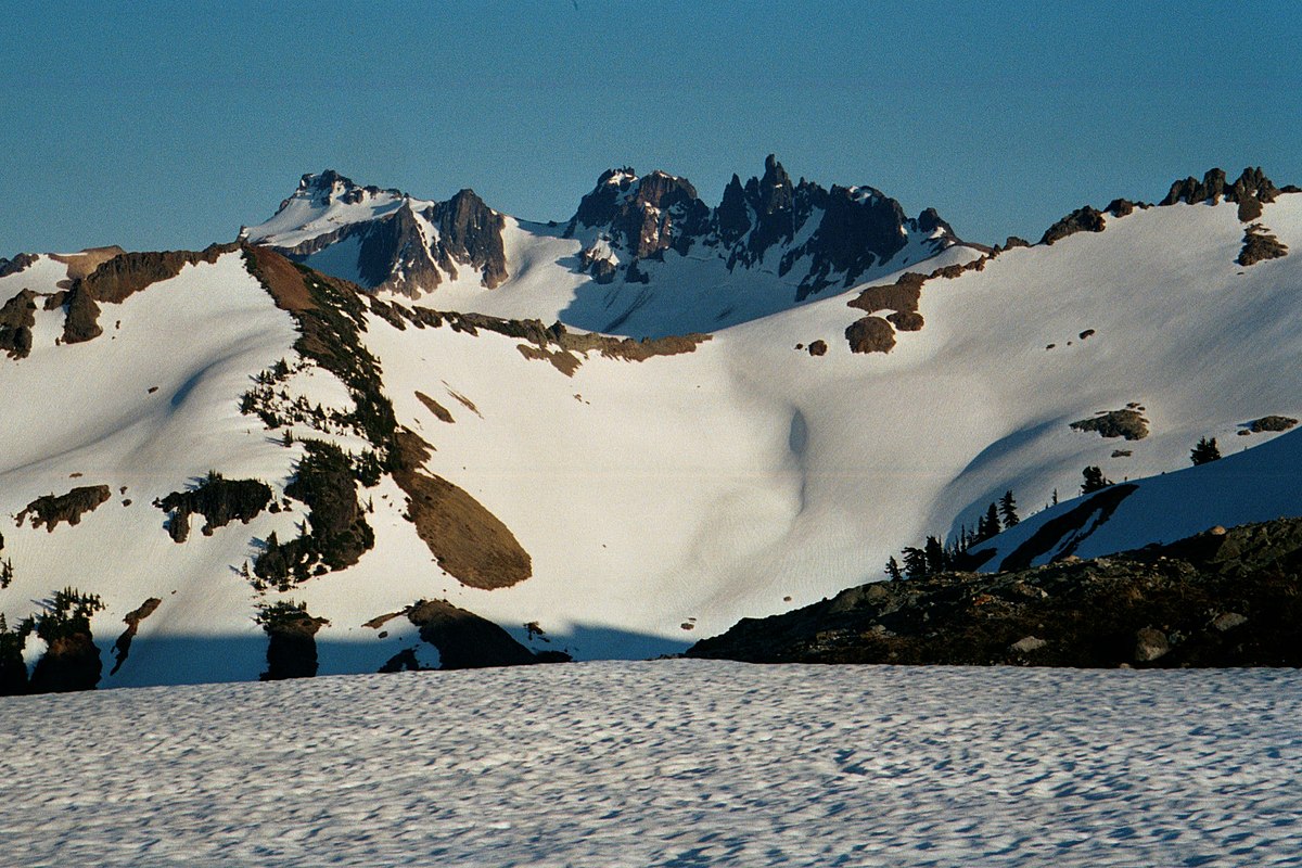 hidden-pools-of-goat-rocks-in-washington