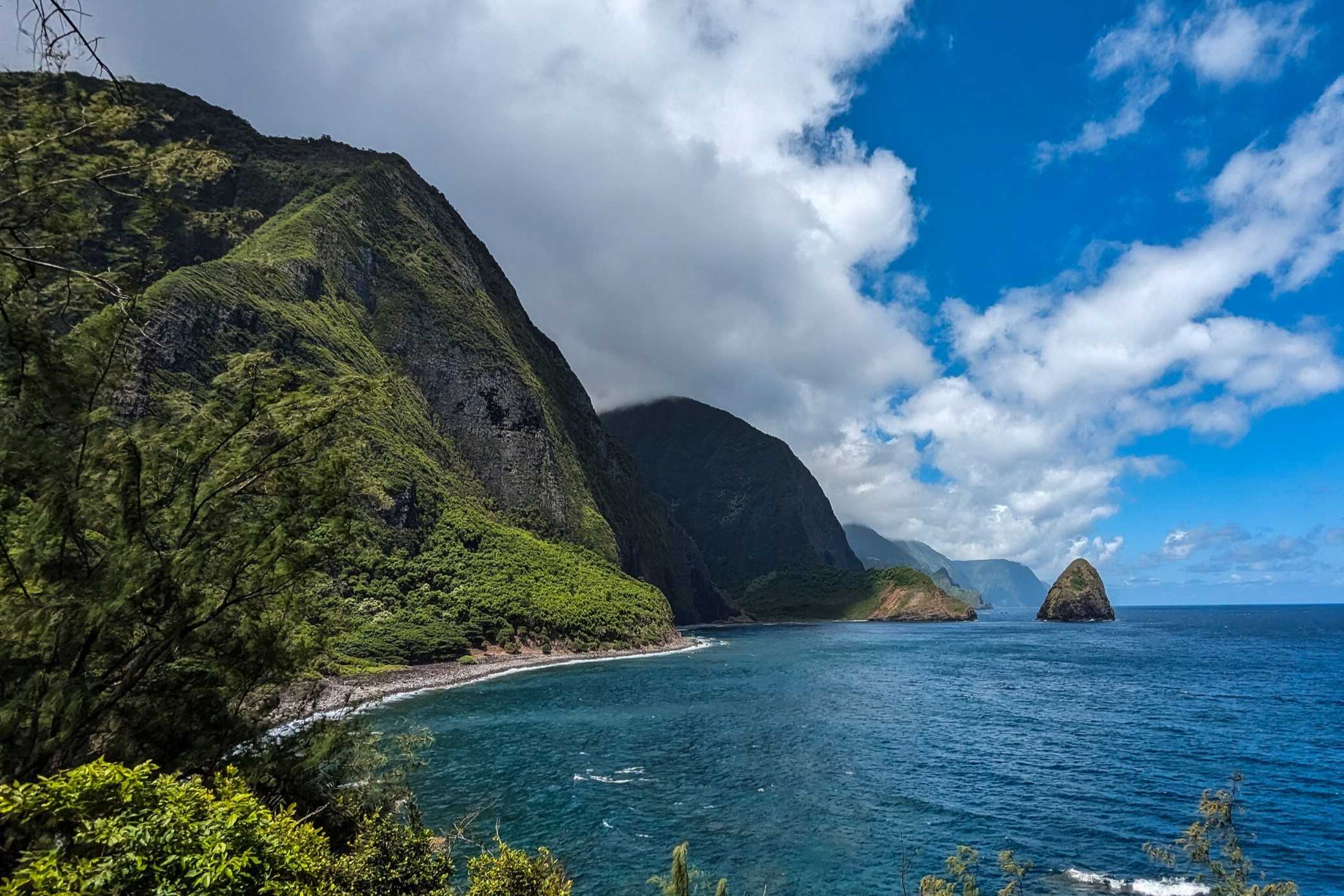 Hidden-Signal-Stations-Of-Hawaii8217s-Kalaupapa-Cliffs hidden-signal-stations-of-hawaiis-kalaupapa-cliffs