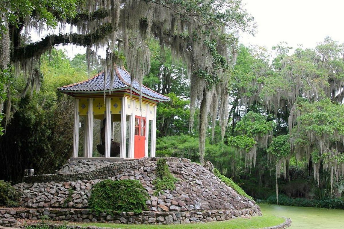 secrets-hidden-in-louisianas-jungle-gardens