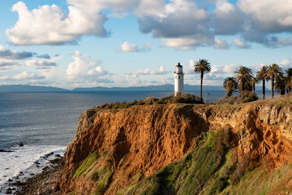 secrets-of-californias-obsidian-cliffs