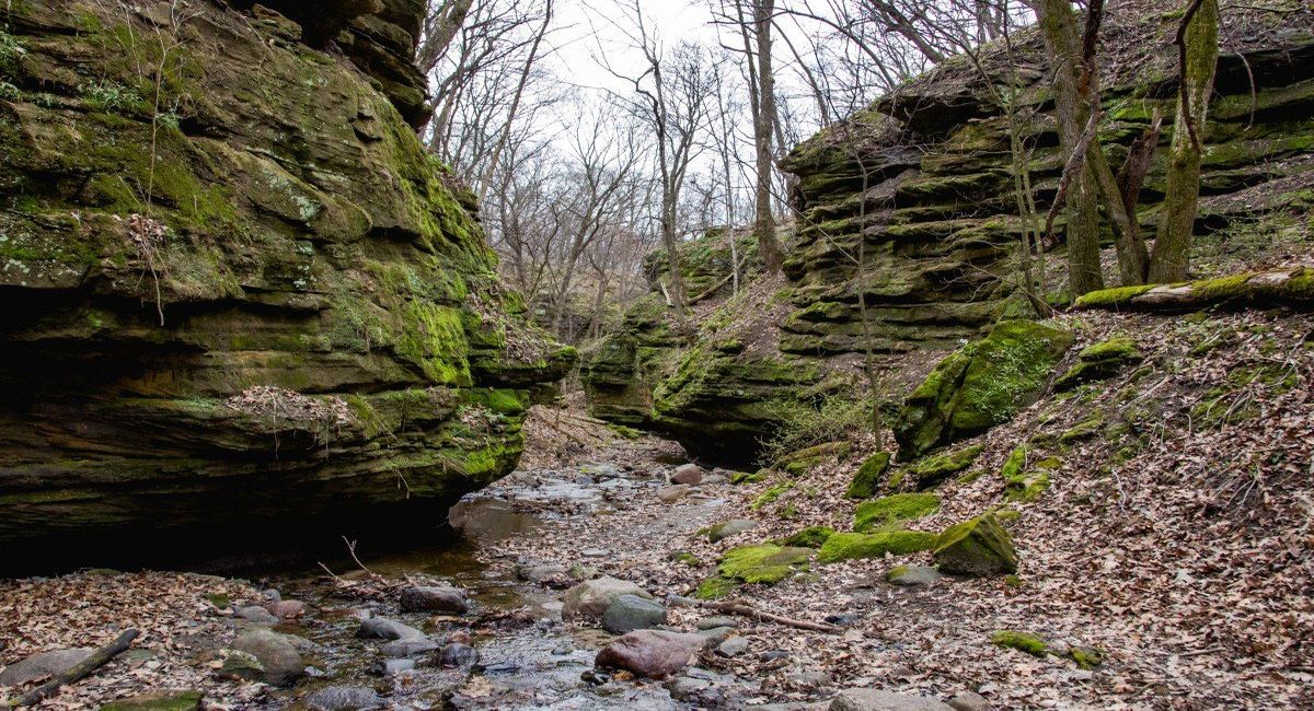 secrets-of-iowas-dolliver-rock-formations