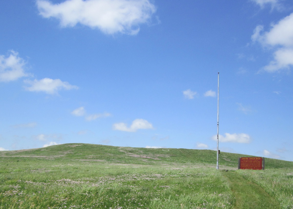 Secrets-Of-Iowa8217s-Ocheyedan-Mound-Gates secrets-of-iowas-ocheyedan-mound-gates