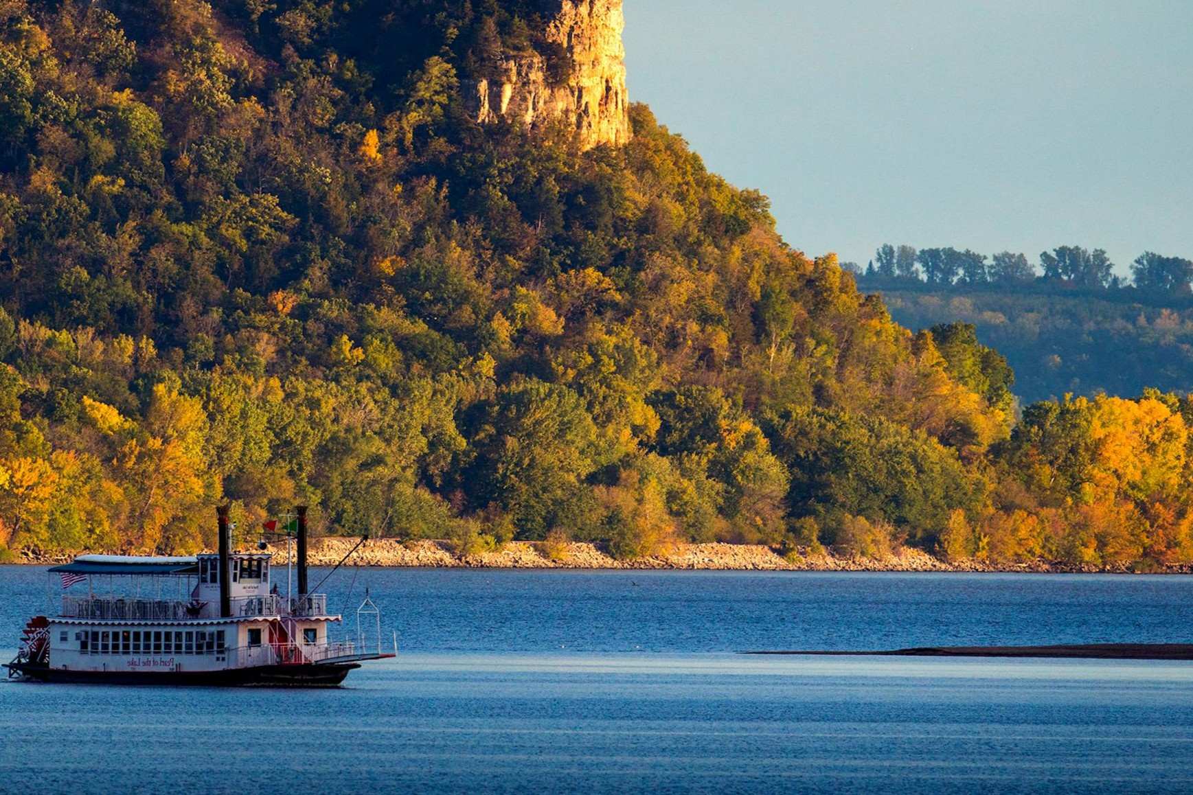 secrets-of-minnesotas-mississippi-bluffs-trees