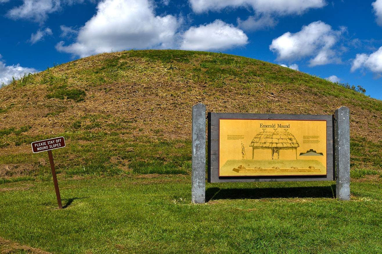 Secrets-Of-Mississippi8217s-Emerald-Mound-Villages secrets-of-mississippis-emerald-mound-villages