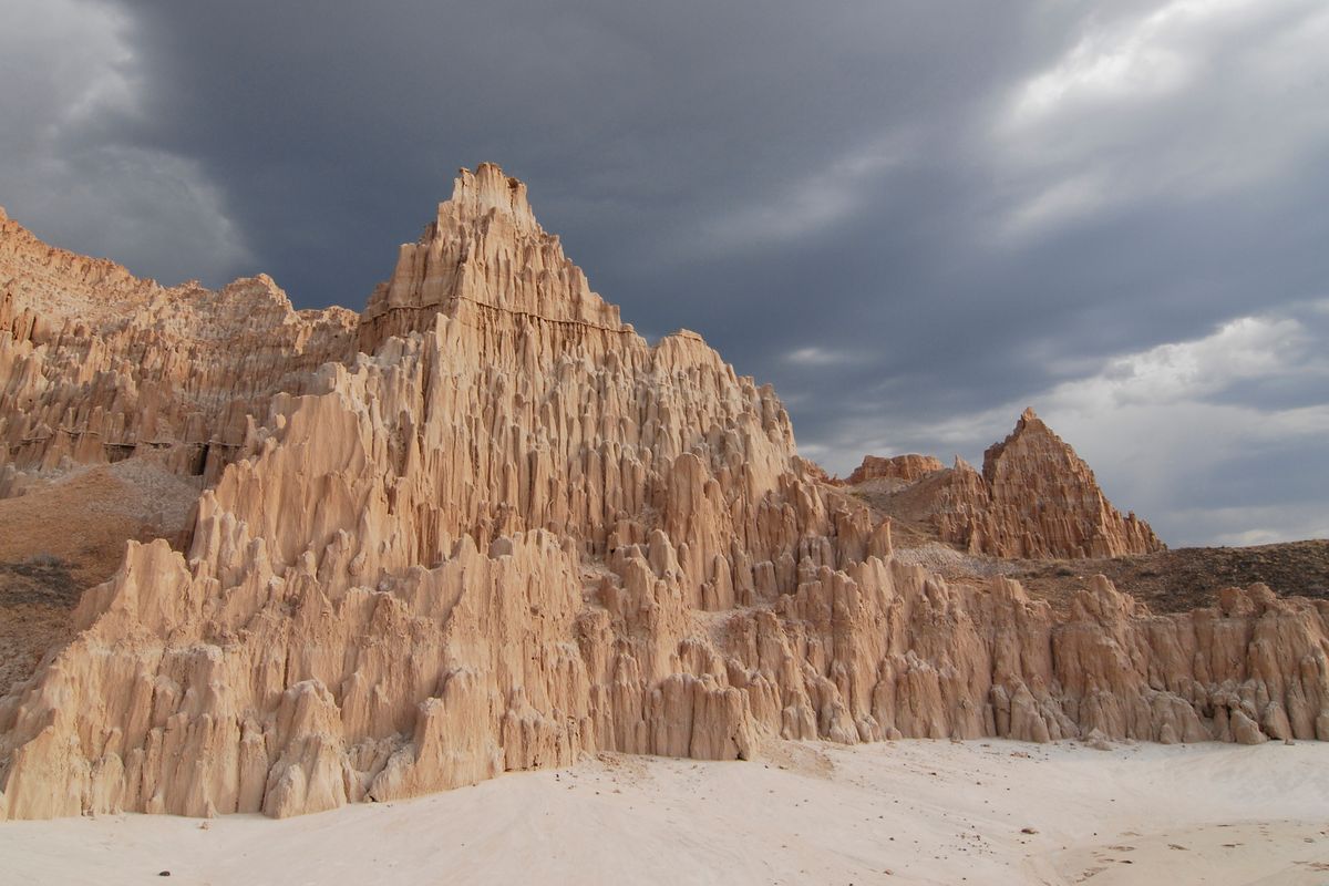 Secrets-Of-Nevada8217s-Cathedral-Gorge-Caves secrets-of-nevadas-cathedral-gorge-caves