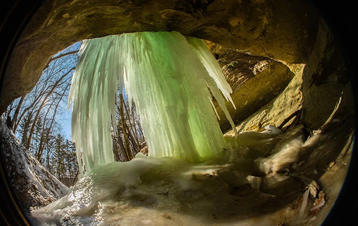 secrets-of-wisconsins-devils-lake-ice-caves