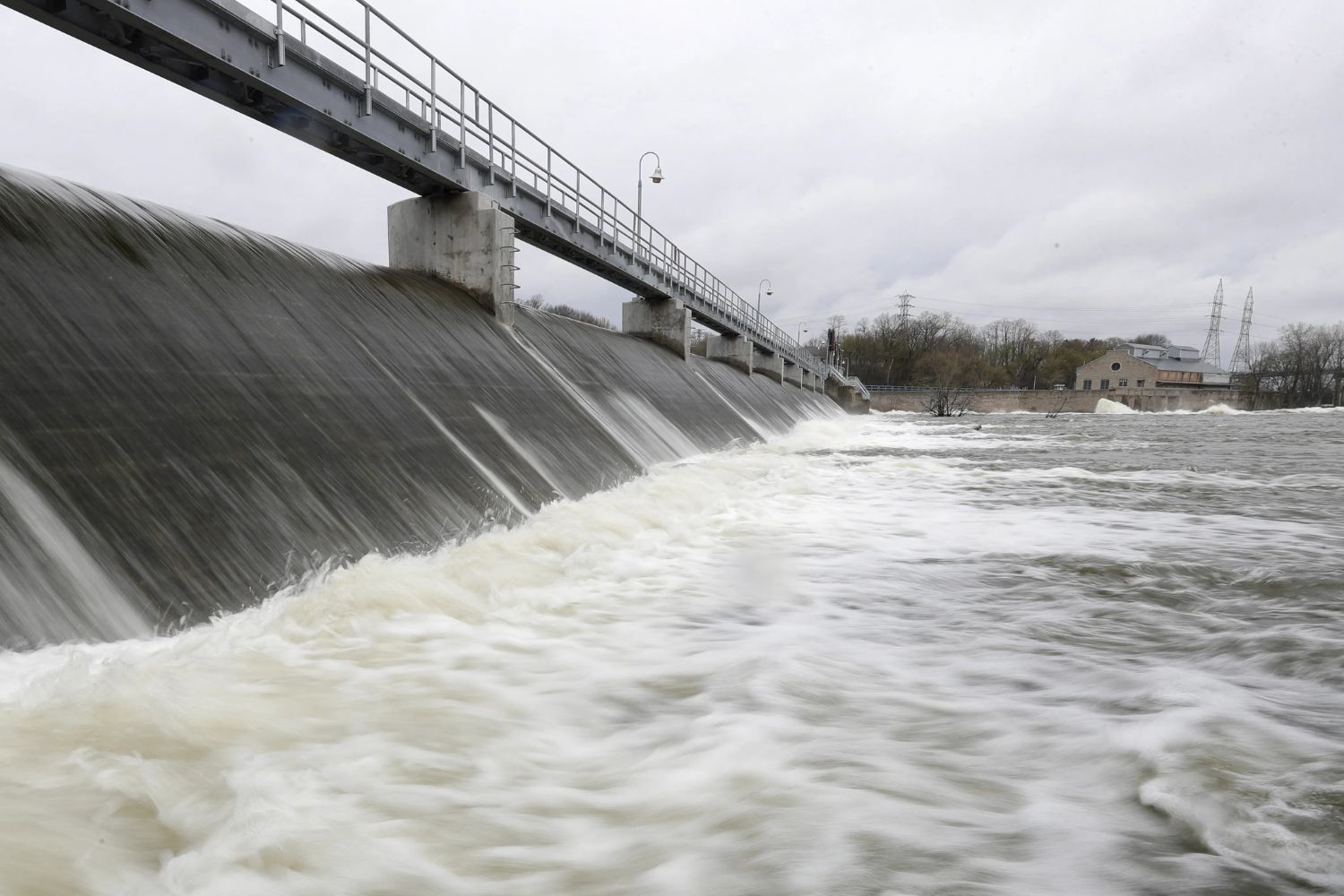 secrets-of-wisconsins-fox-river-fish-weirs