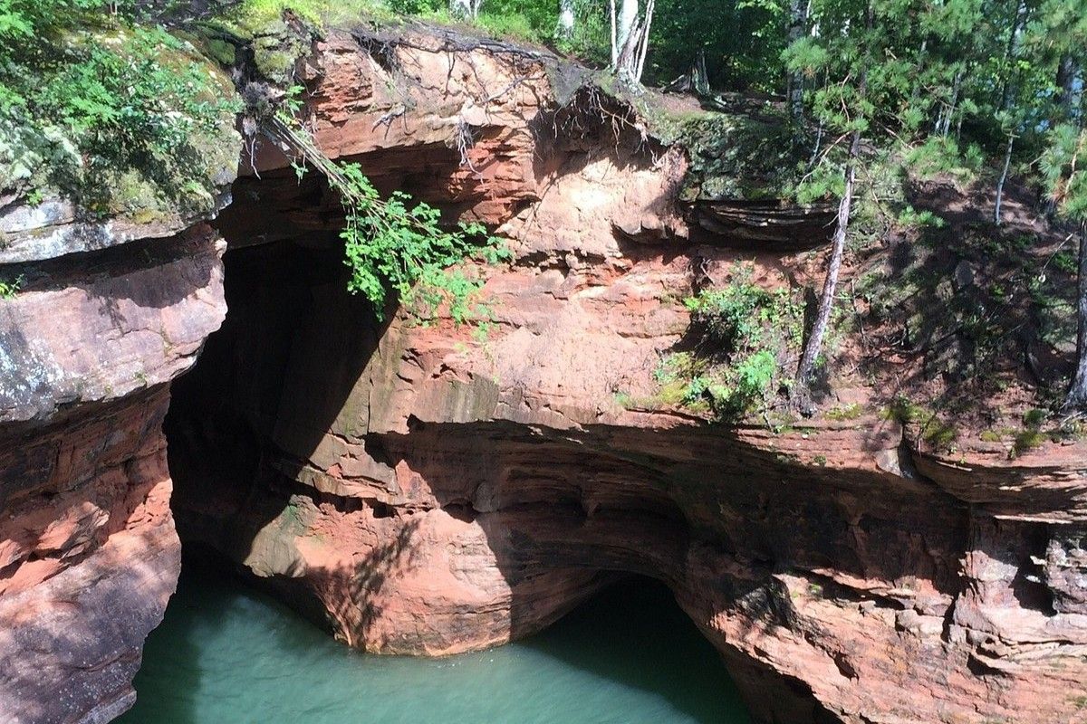 Secrets-Of-Wisconsin8217s-Meyers-Beach-Caves secrets-of-wisconsins-meyers-beach-caves