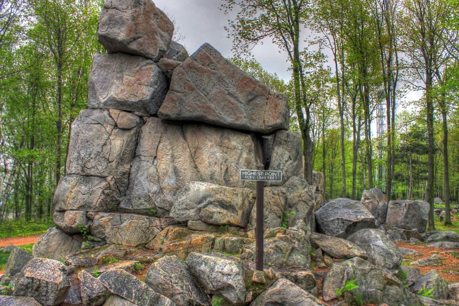 The-Mystery-Of-Wisconsin8217s-Rib-Mountain-Gates the-mystery-of-wisconsins-rib-mountain-gates