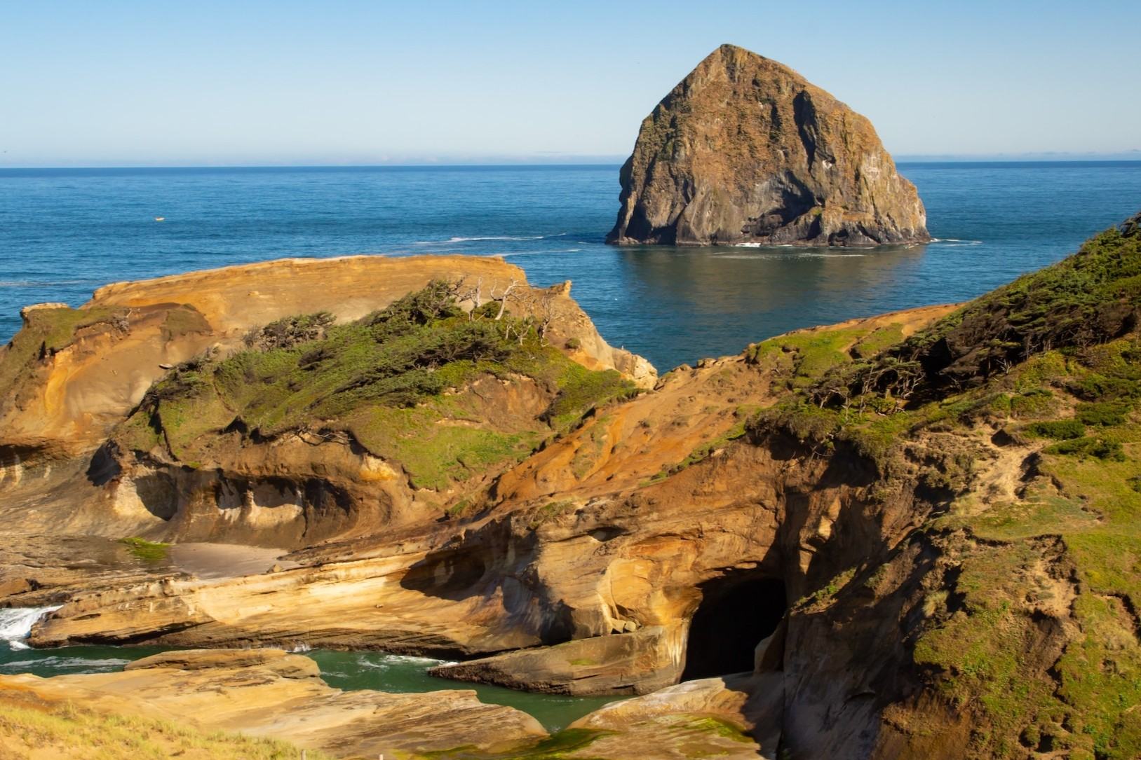 Hidden-Coastal-Caves-Of-Oregon8217s-Cape-Kiwanda hidden-coastal-caves-of-oregons-cape-kiwanda