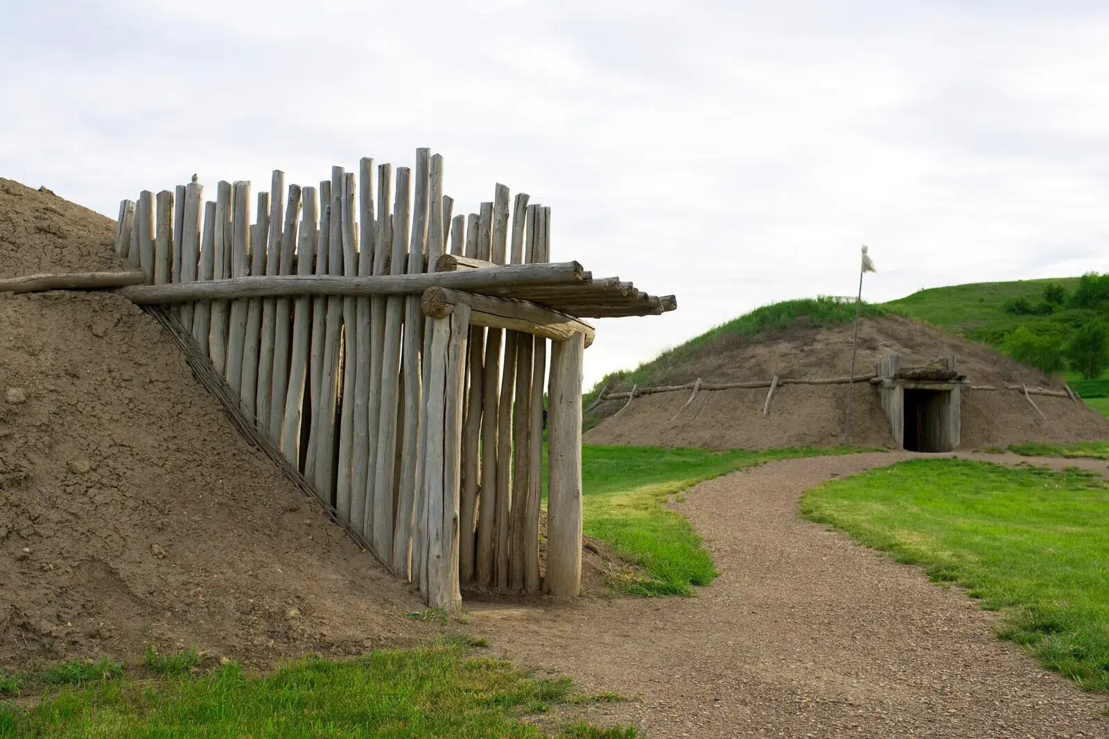 Hidden-Indigenous-Signaling-Sites-Of-The-Great-Plains hidden-indigenous-signaling-sites-of-the-great-plains