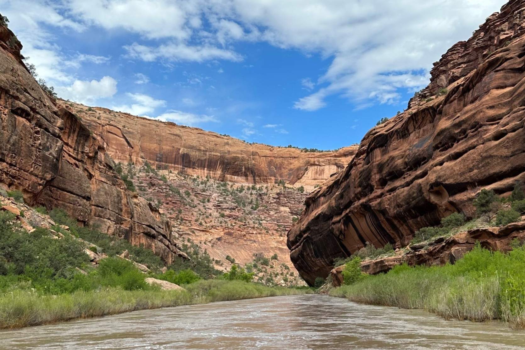 hidden-sandstone-arches-in-colorados-canyon-country