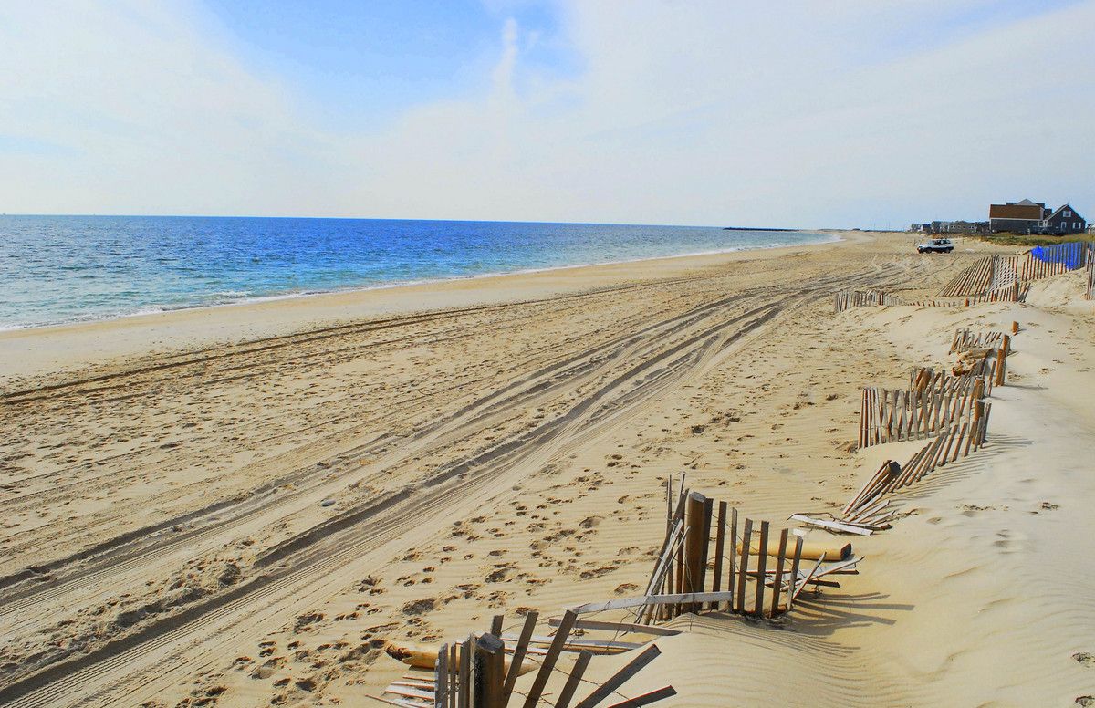 Hidden-Shellfish-Beaches-In-Rhode-Island8217s-Ninigret hidden-shellfish-beaches-in-rhode-islands-ninigret