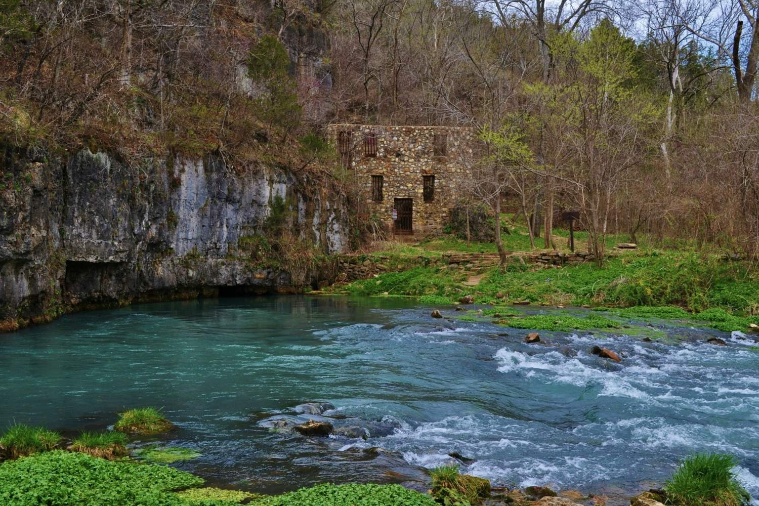 Secrets-Of-Missouri8217s-Ozark-River-Cutbanks secrets-of-missouris-ozark-river-cutbanks