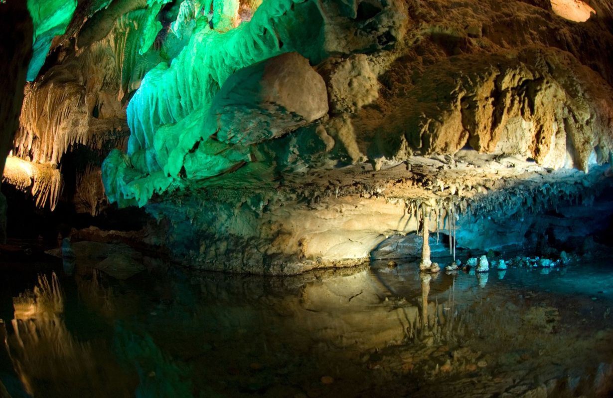 Secrets-Of-Tennessee8217s-Limestone-Caves secrets-of-tennessees-limestone-caves