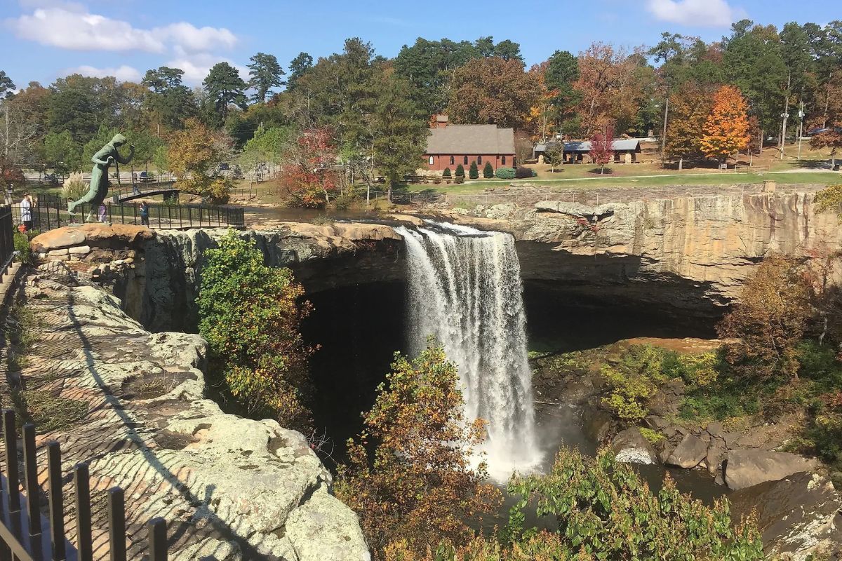 alabamas-hidden-canyons-and-waterfalls